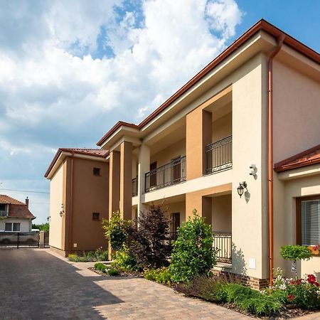 Villa Ephélia Dunajská Streda Esterno foto